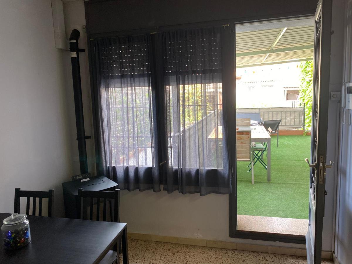 Apartamento Entero Con Terraza En El Centro De Rubí Buitenkant foto